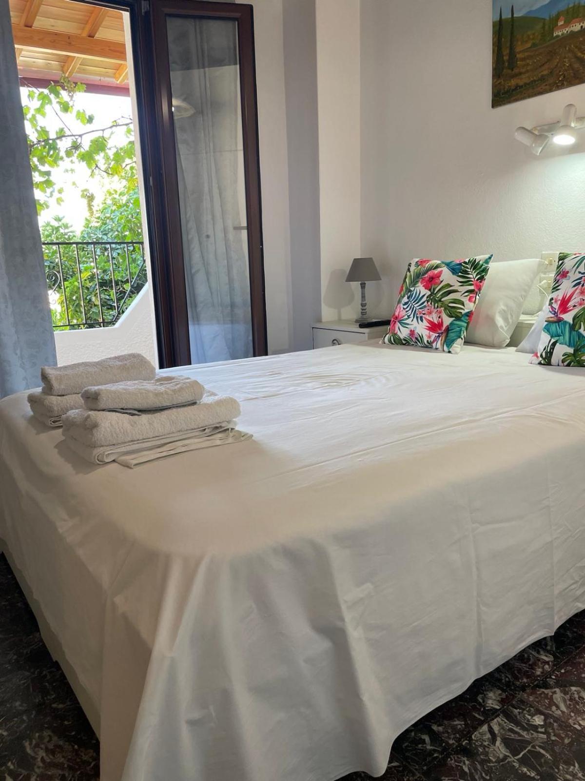 Katerinas Apartmens Città di Skiathos Esterno foto